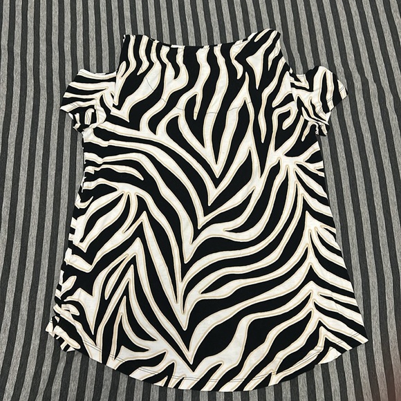 JM Collection | Women's Cold Shoulder Zebra Print Top | Size Small - Picture 4 of 4